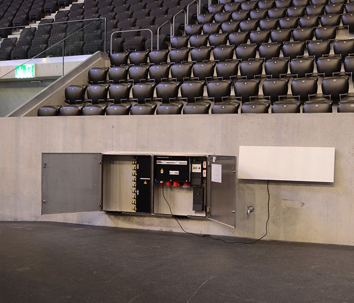 Stromverteiler in Eventarena – sichere Energieversorgung für Veranstaltungen und Tribünenbereiche