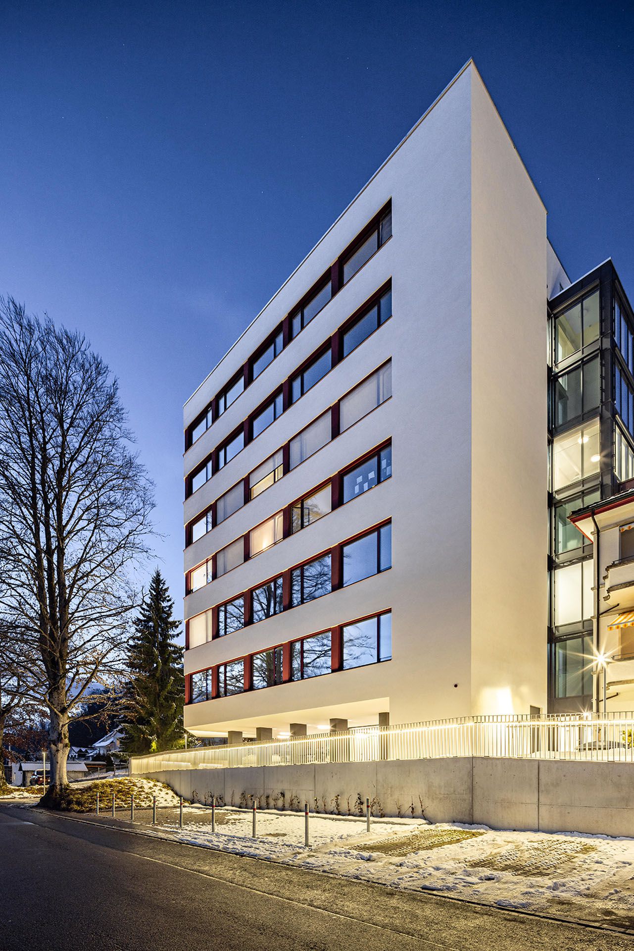 Care center with integrated LaneLED INOX LED guidance system lighting for safe orientation in outdoor areas