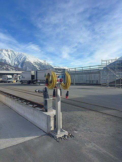 Coffret de distribution GIFAS type 7700 pour l'alimentation électrique des Chemins de fer rhétiques (RhB) en extérieur