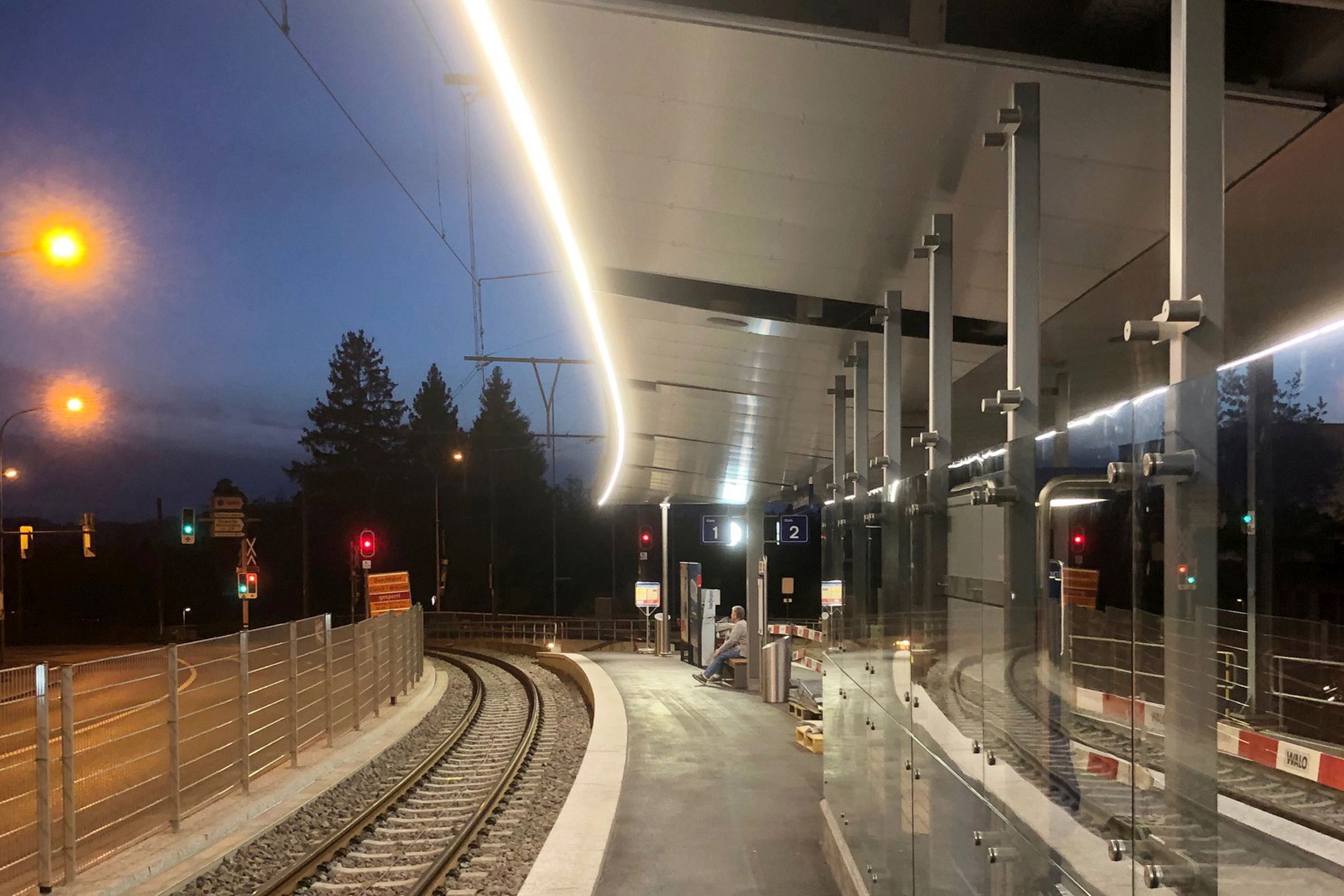 LaneLED light strip illuminates modernized platform with curved track for better visibility and orientation at night