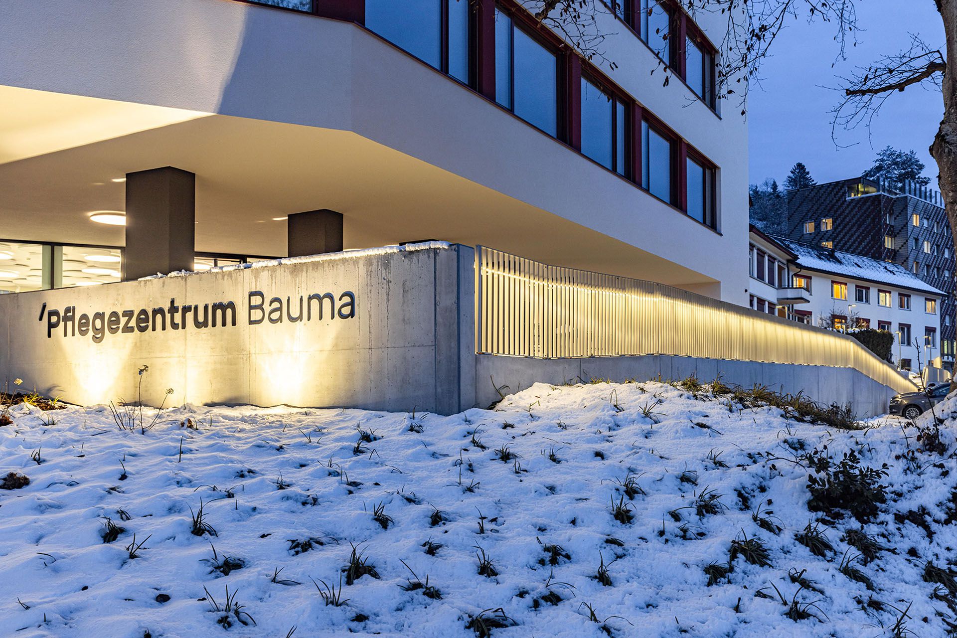 LED guidance system LaneLED INOX at the Bauma care center for safe orientation and uniform outdoor lighting