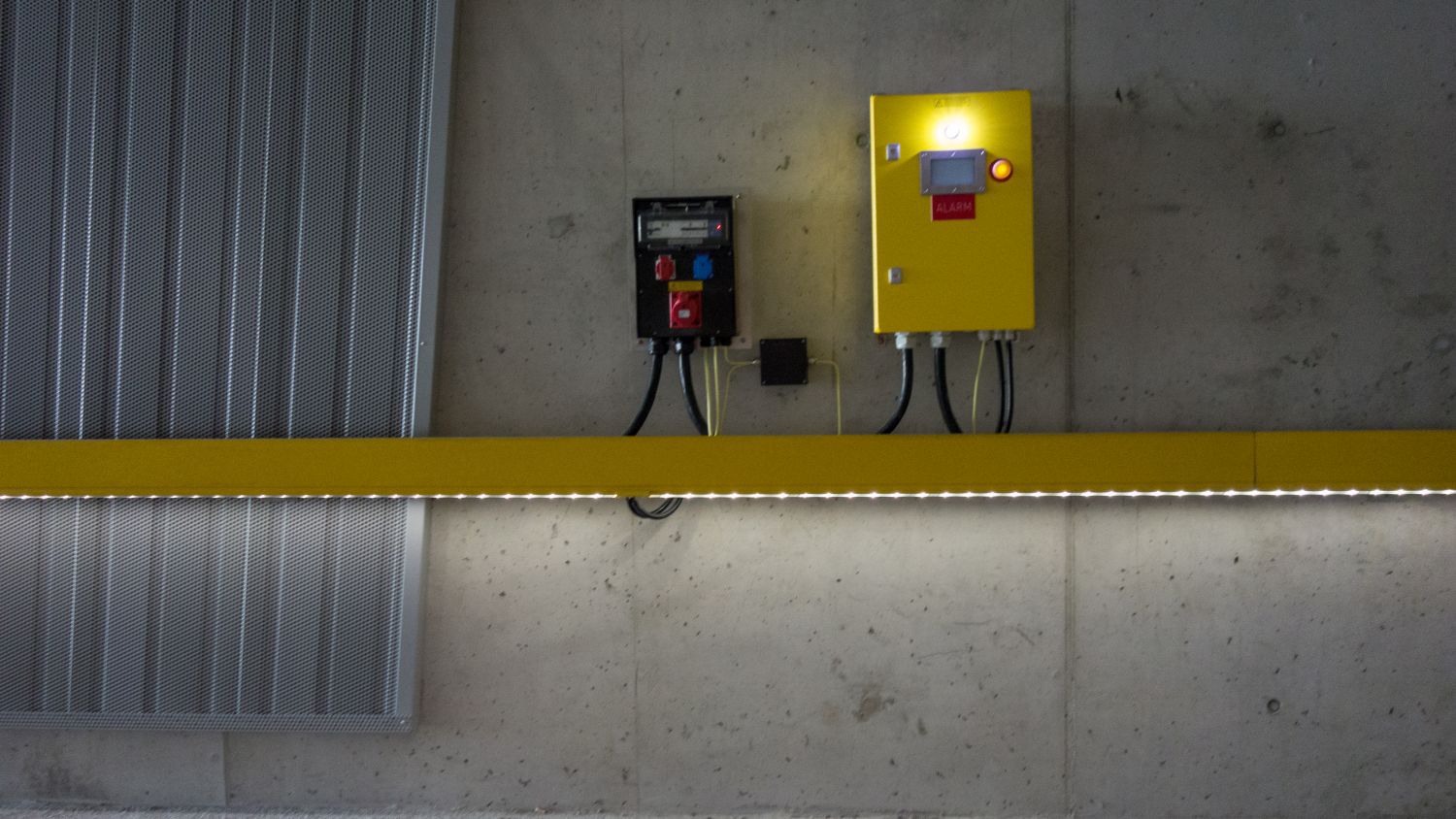 LED light strip LaneLED GFK in the Ruckhaldentunnel - reliable tunnel lighting with robust housing