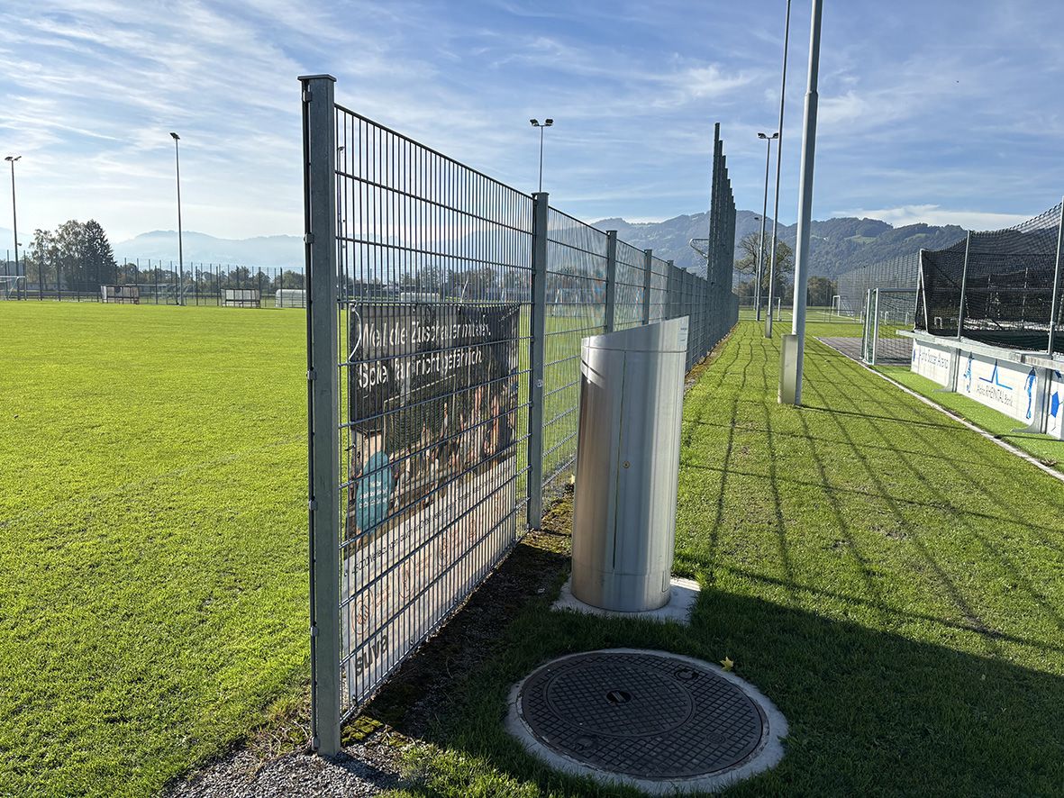 RONDO con alimentazione in un campo sportivo pubblico per una distribuzione sicura della corrente in aree esterne