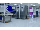 Installation industrielle du laboratoire de Goldach avec boîtes de dérivation en saillie, coffrets électriques et machines d'essai