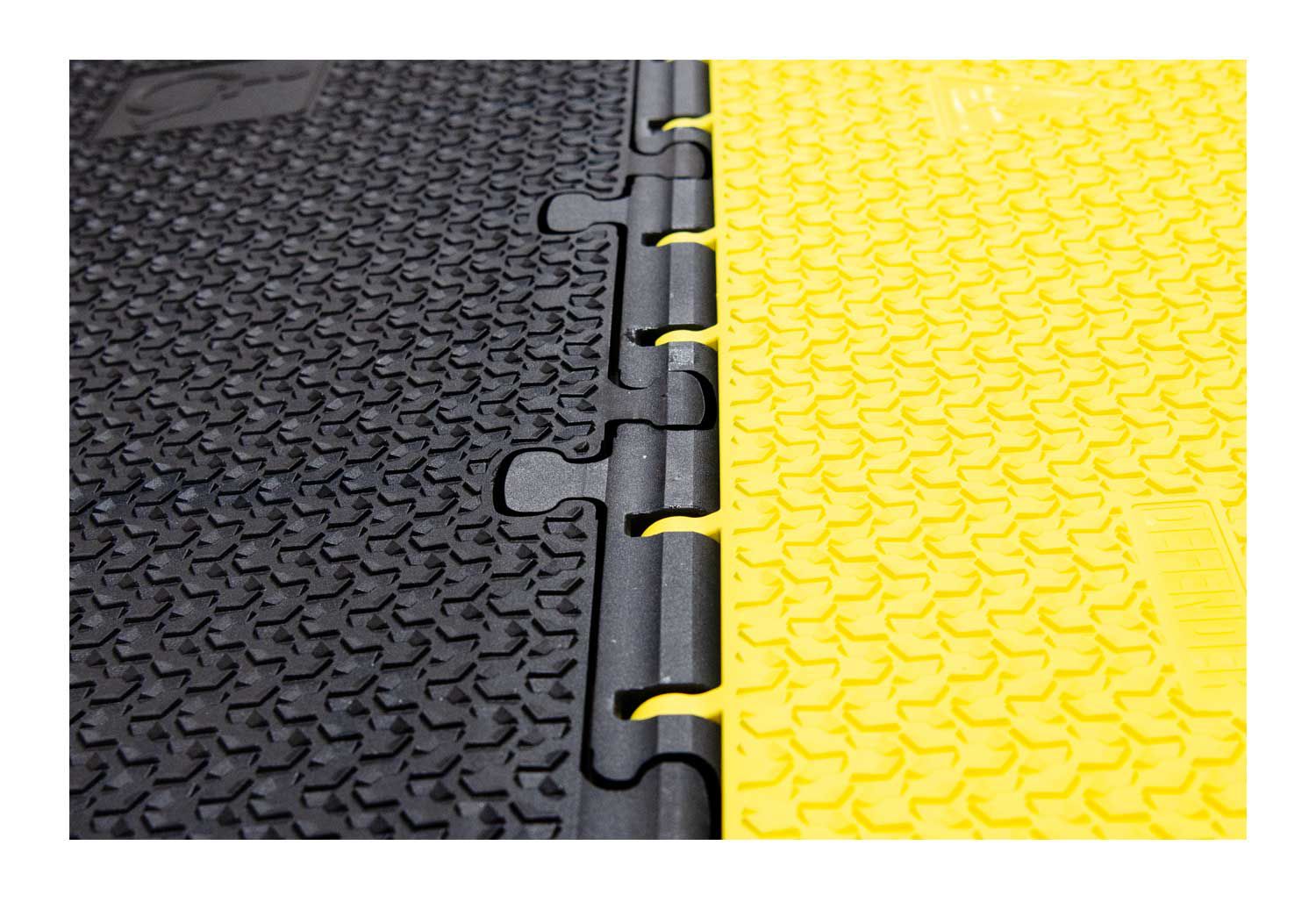 Kabelbrücke Defender mit Verbindungssystem – modularer Kabelschutz mit rutschfester Oberfläche für Baustellen und Events