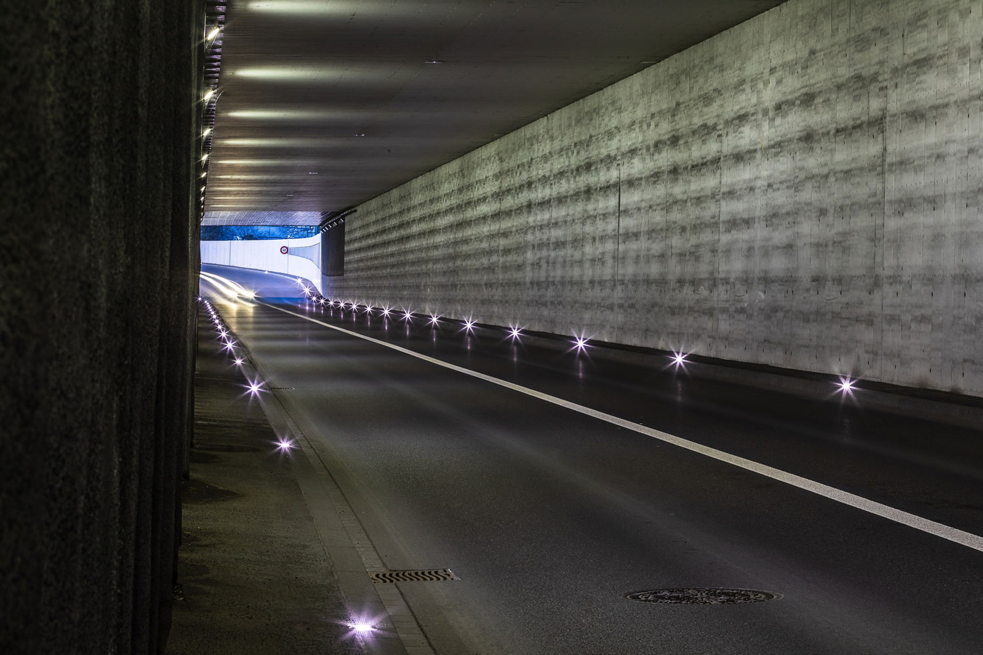 Tunnel - Stromverteilungen und Lichtsysteme