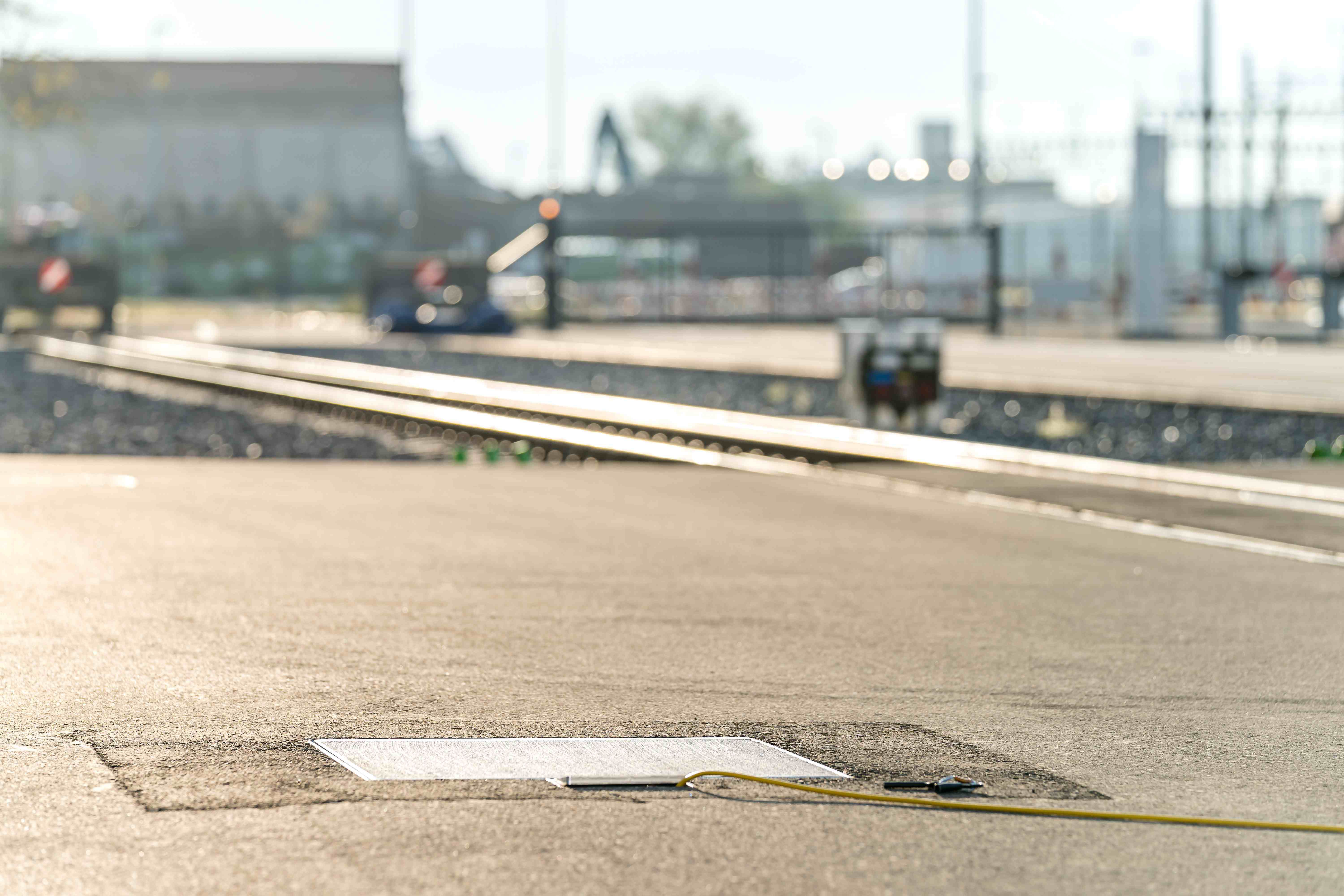 Closed underfloor distribution system at Stadler Rheintal AG in St. Margrethen - recessed power supply solution for industrial and railroad applications