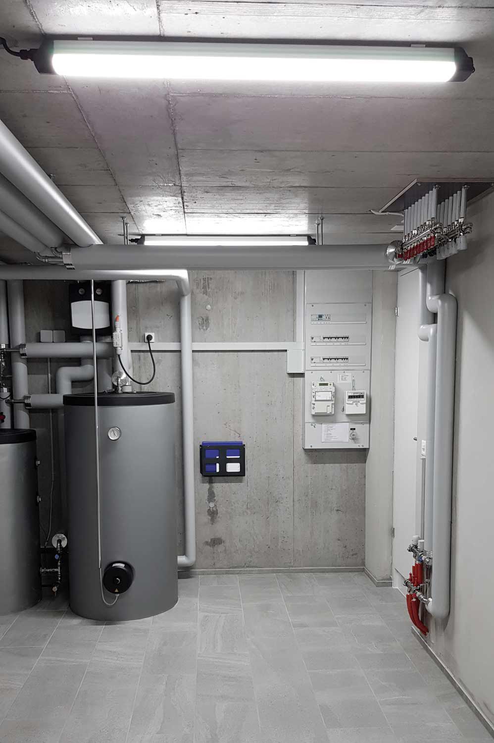 L'éclairage LED BetaLUXX dans un local technique d'une maison individuelle à Eichberg - un éclairage efficace pour les installations au sous-sol