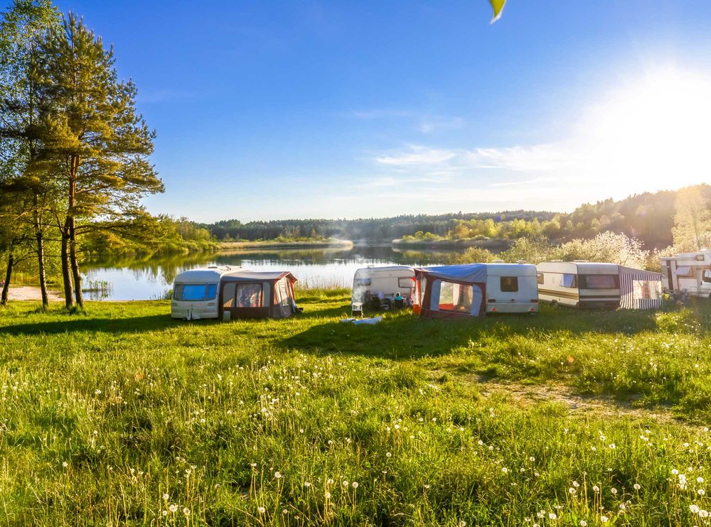 Alimentazione elettrica nei campeggi con roulotte - alimentazione sicura per le aree di svago