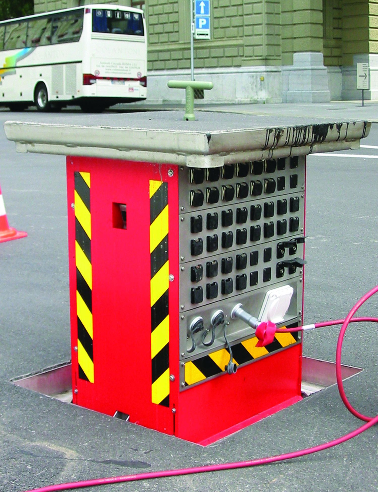 Unterflurverteiler auf dem Bundesplatz Bern – robuste GIFAS Stromversorgungslösung für öffentliche Plätze und temporäre Events